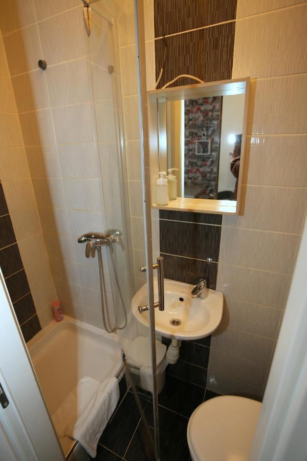 Apartments Rooms Fontane Trnje - Free Parking 萨格勒布 外观 照片