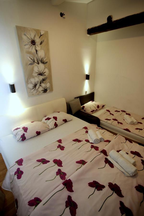 Apartments Rooms Fontane Trnje - Free Parking 萨格勒布 外观 照片